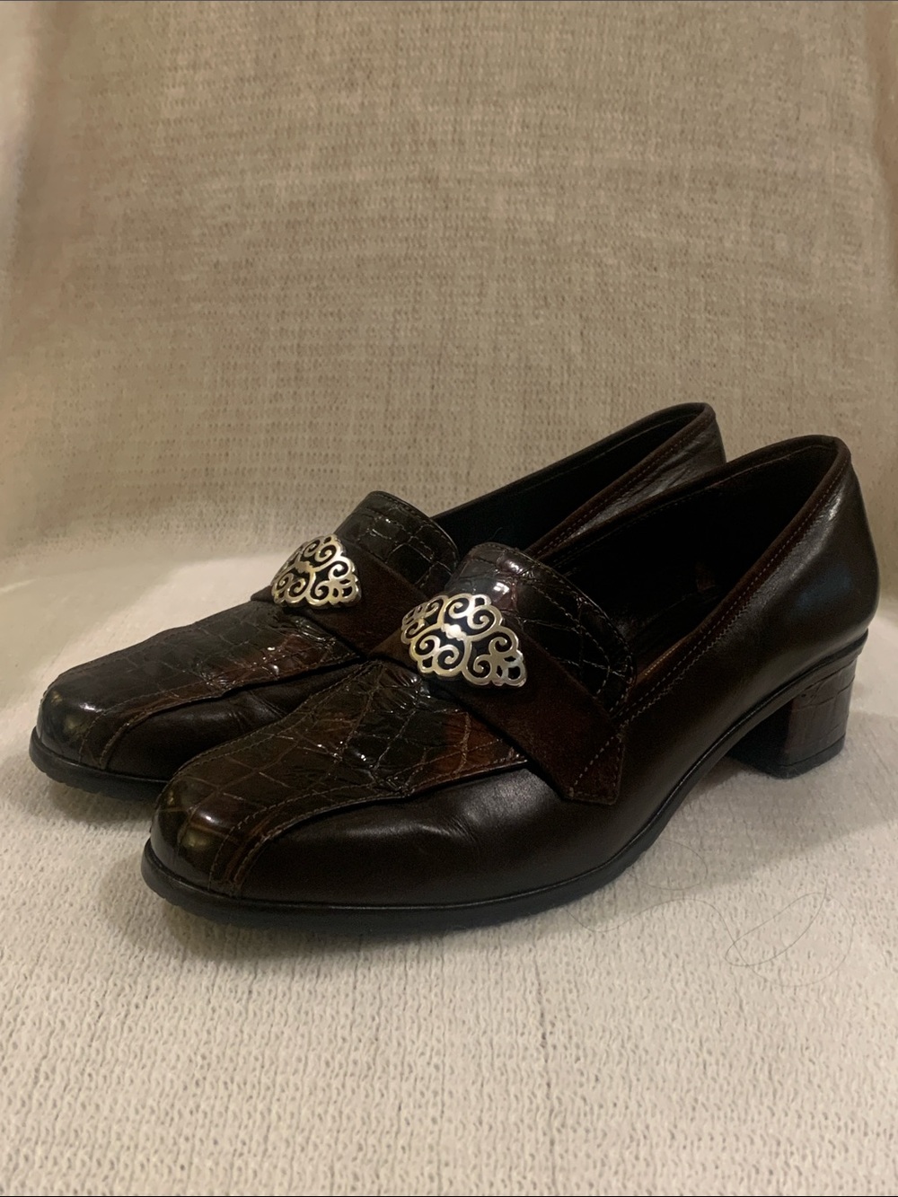 Brighton Brown & Croc Laofers w/Silver Design and Low Heel size 7 M